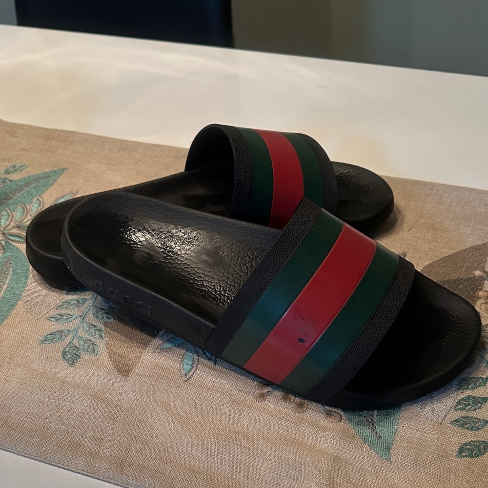 Gucci Black, Red, and Green Sandals